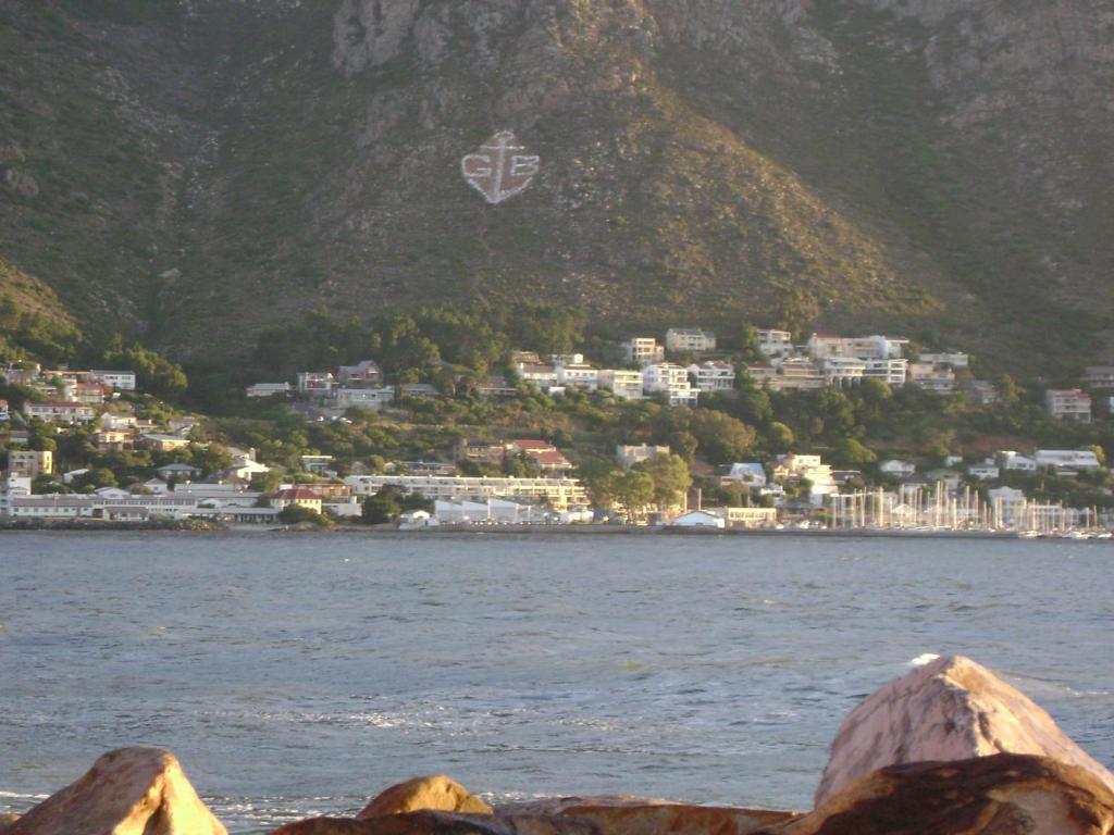 Harbour View Lodge Gordons Bay Exterior photo