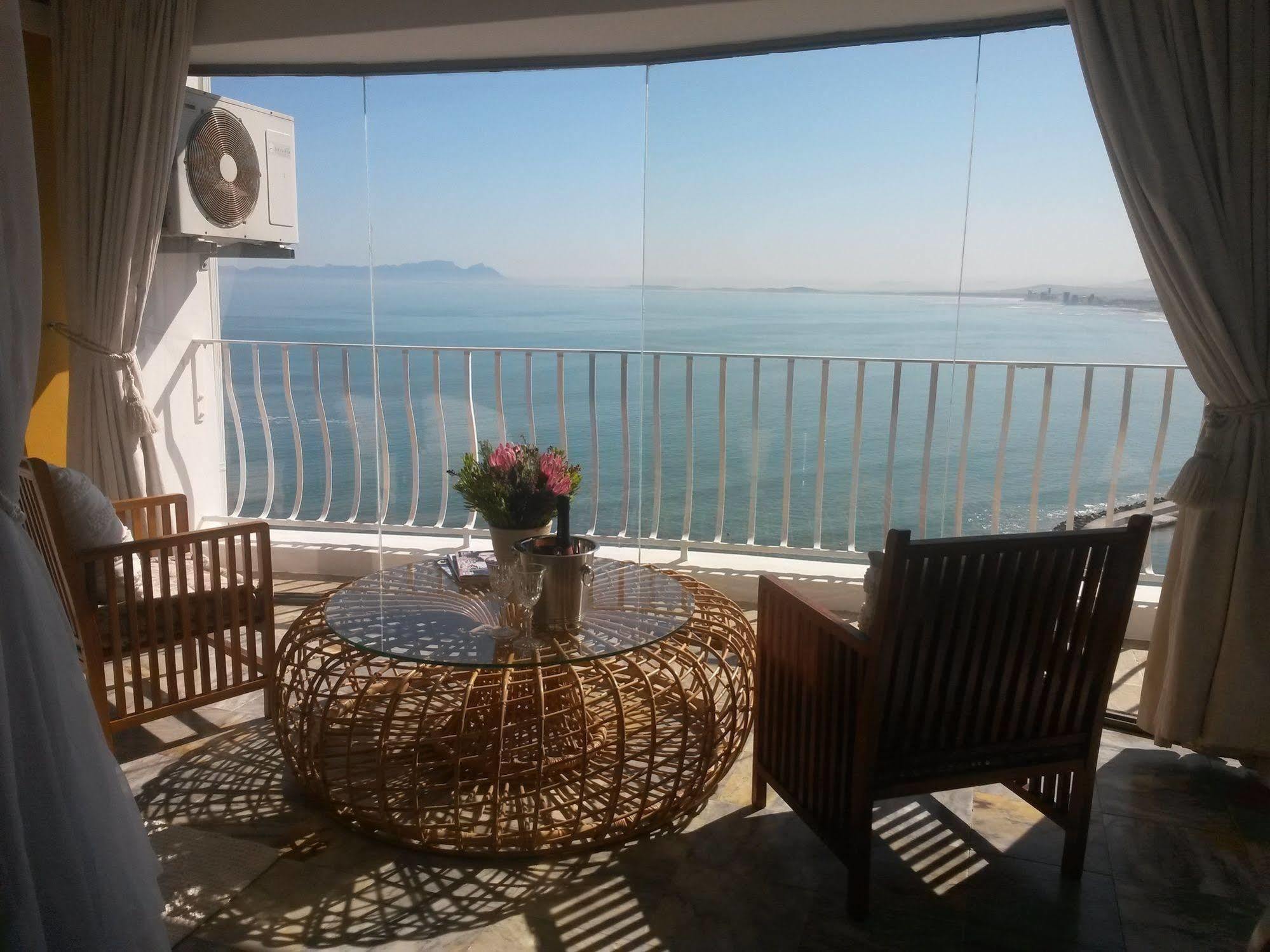 Harbour View Lodge Gordons Bay Exterior photo